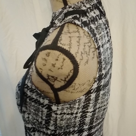 Merona Halter Neck Sleeveless Blouse - Picture 3 of 9